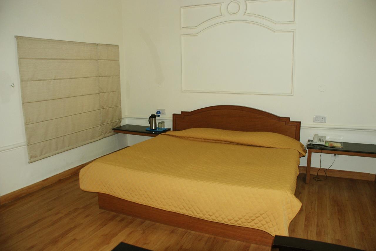 Alasia Hotel Kasauli Bagian luar foto