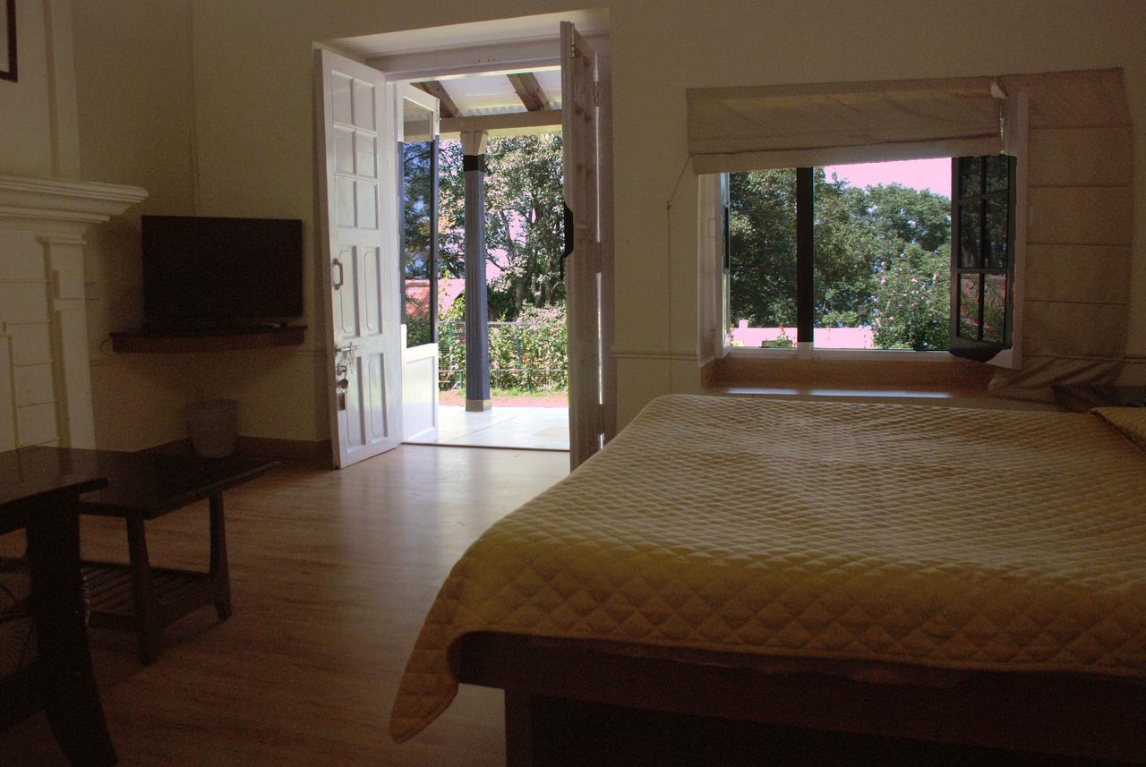 Alasia Hotel Kasauli Bagian luar foto
